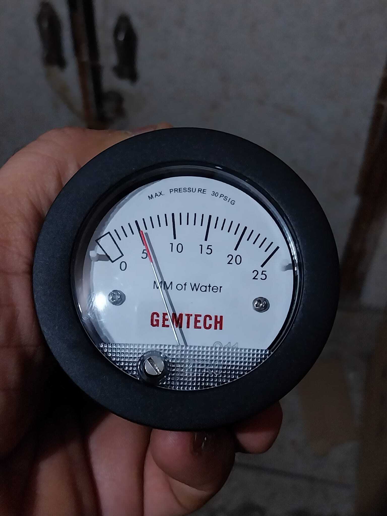 Nextech Mini Differential Pressure Gauges Accuracy: A 5% Of Fs At 70a F (21.1a C)