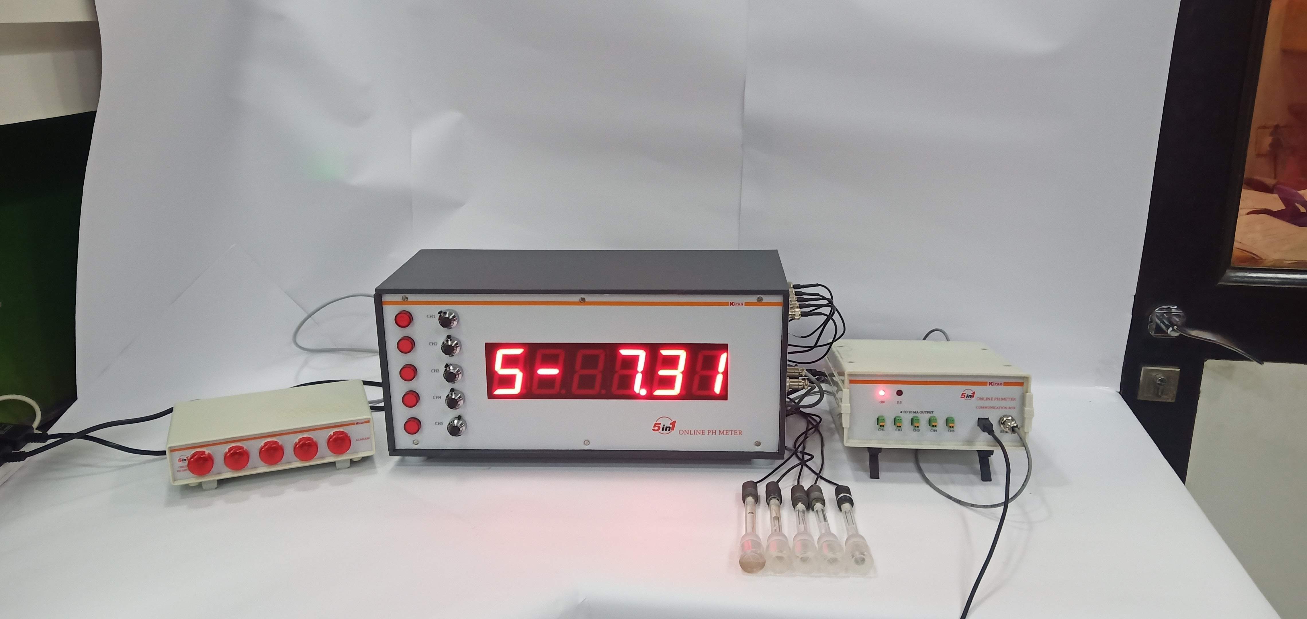5 In 1 On Line Ph Meter - Pvc Material, 2.5 Kg Weight, Digital Display | Rs 485 Communication, Calibration Software, Excel Logging Reports, Low/high Ph Alarm, Channel Enable/disable Option