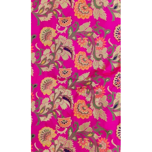 मल्टीकलर फैंसी ज़री बॉर्डर सिल्क फ़ैब्रिक