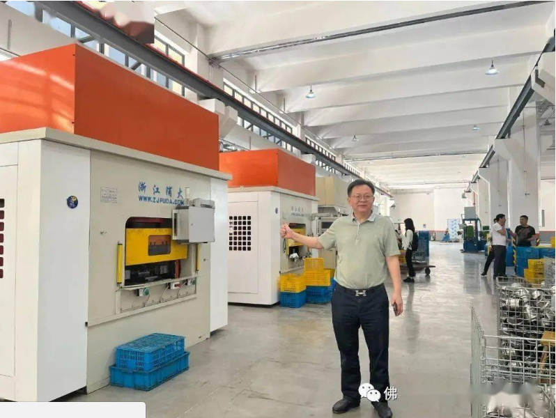 Semi-automatic Pressing Water Bulging Forming Machine