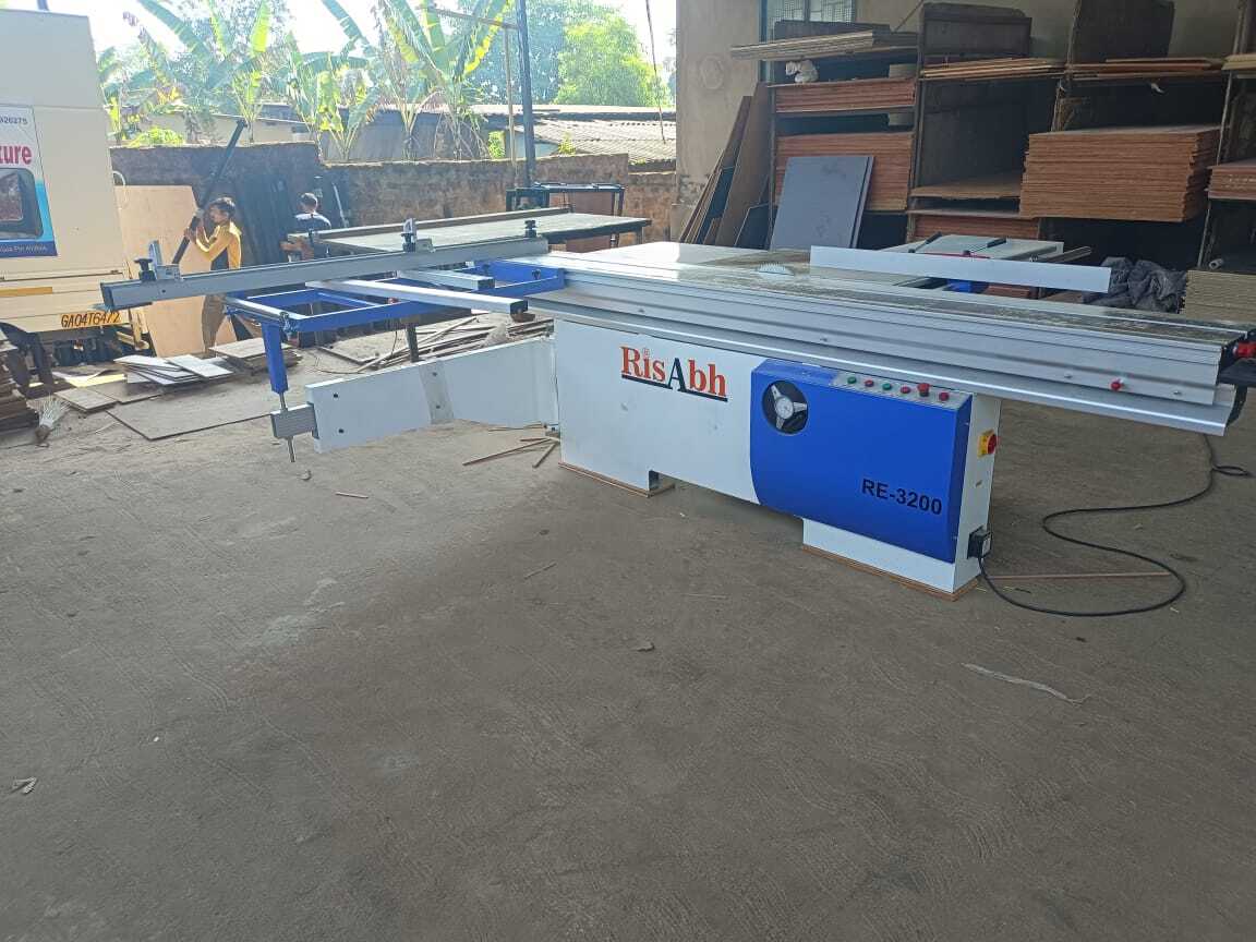 Woodworking Sliding Table Panel Saw Machine Capacity: 1250mm