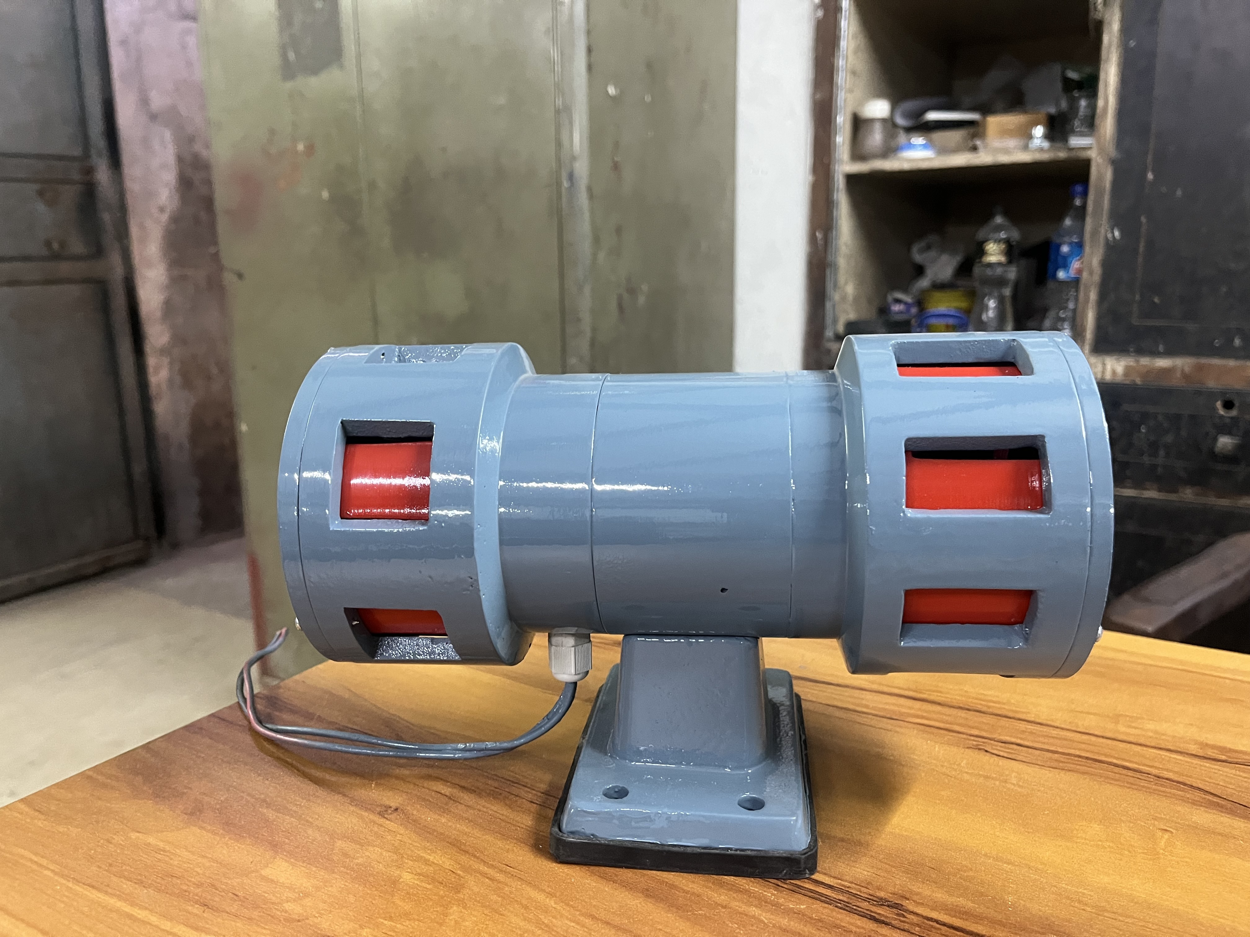 1.0 Km Double Mounted Siren Application: Commercial