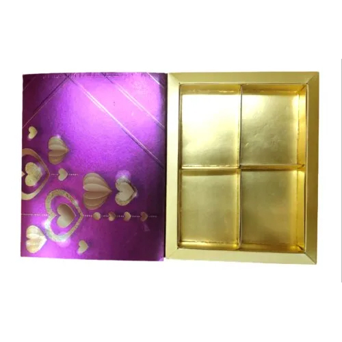 स्क्वायर 4 सेक्शन ड्राई फ्रूट पैकेजिंग बॉक्स