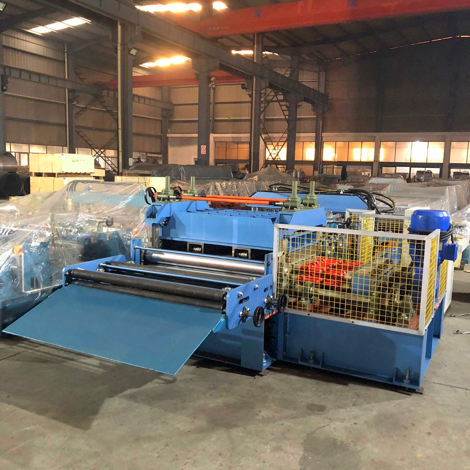 Blue Sheet Metal Straight Cutting Machine With Flying Cutter