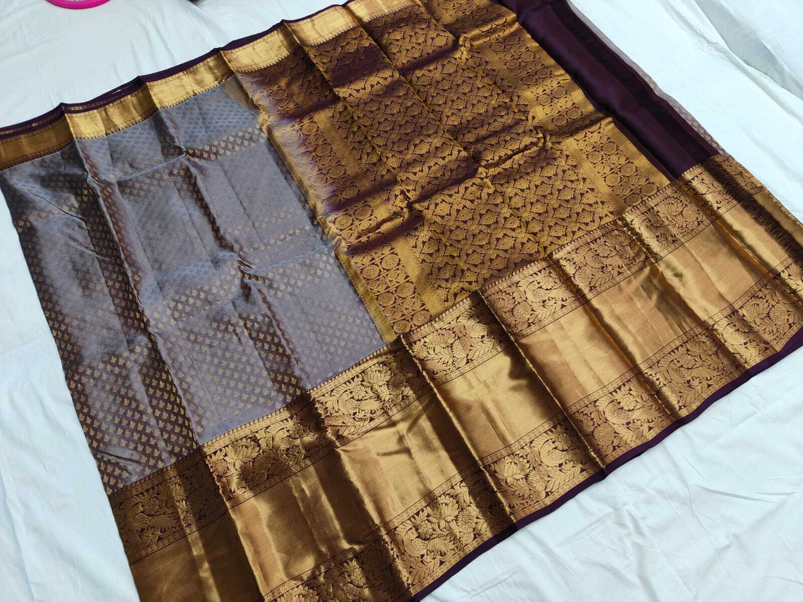 Kanchipuram Silks Saree - 5.5 Yards Mulberry Silk, Contrasting Gold Zari Border | Elegant Design, Heavy Gold Weaving, Intricate Patterns, Luxury Feel