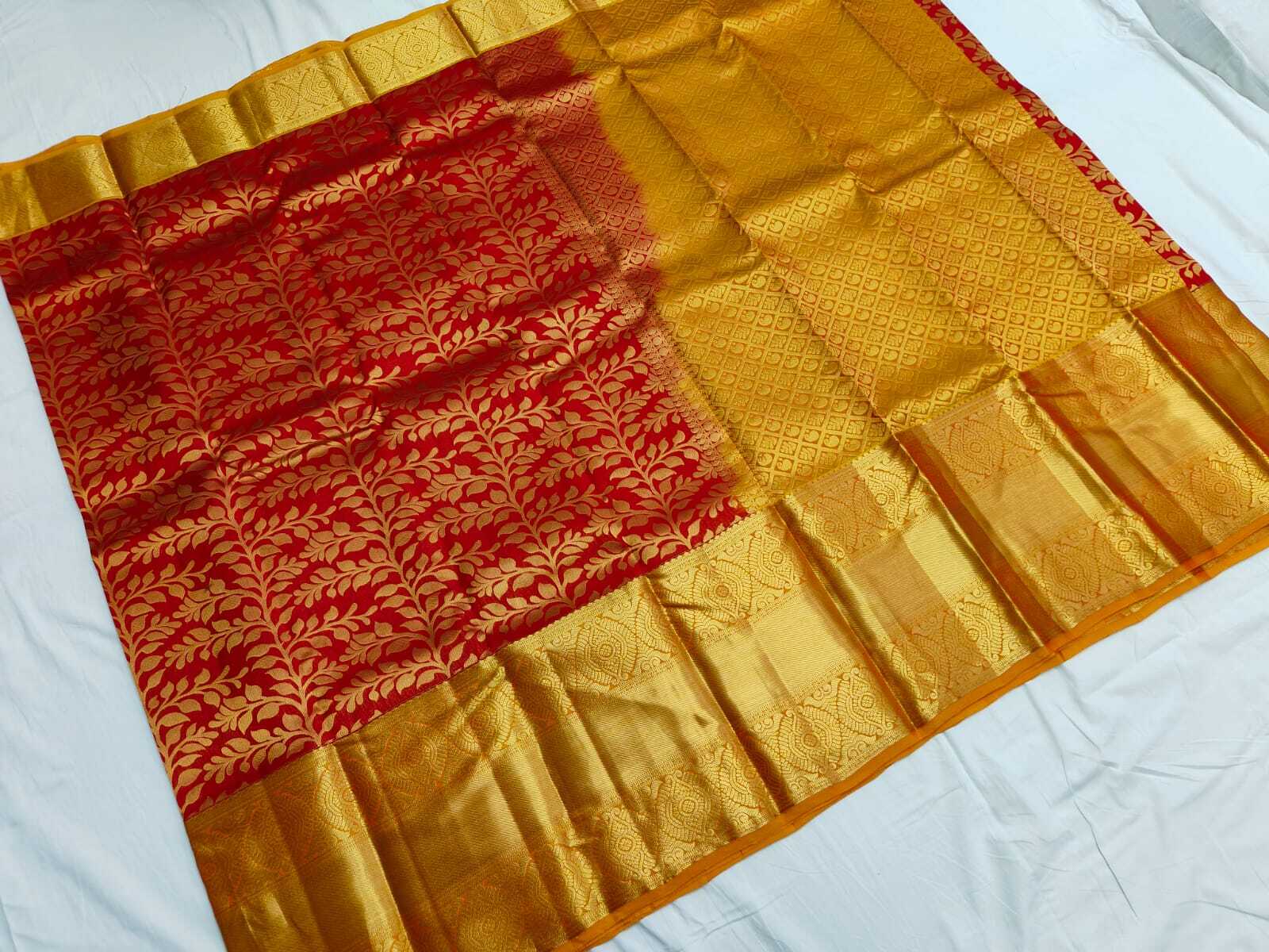 Kanchipuram Silks Saree - 5.5 Yards Mulberry Silk, Contrasting Gold Zari Border | Elegant Design, Heavy Gold Weaving, Intricate Patterns, Luxury Feel