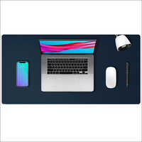 होम मैट से ब्लैक डेस्क वर्क