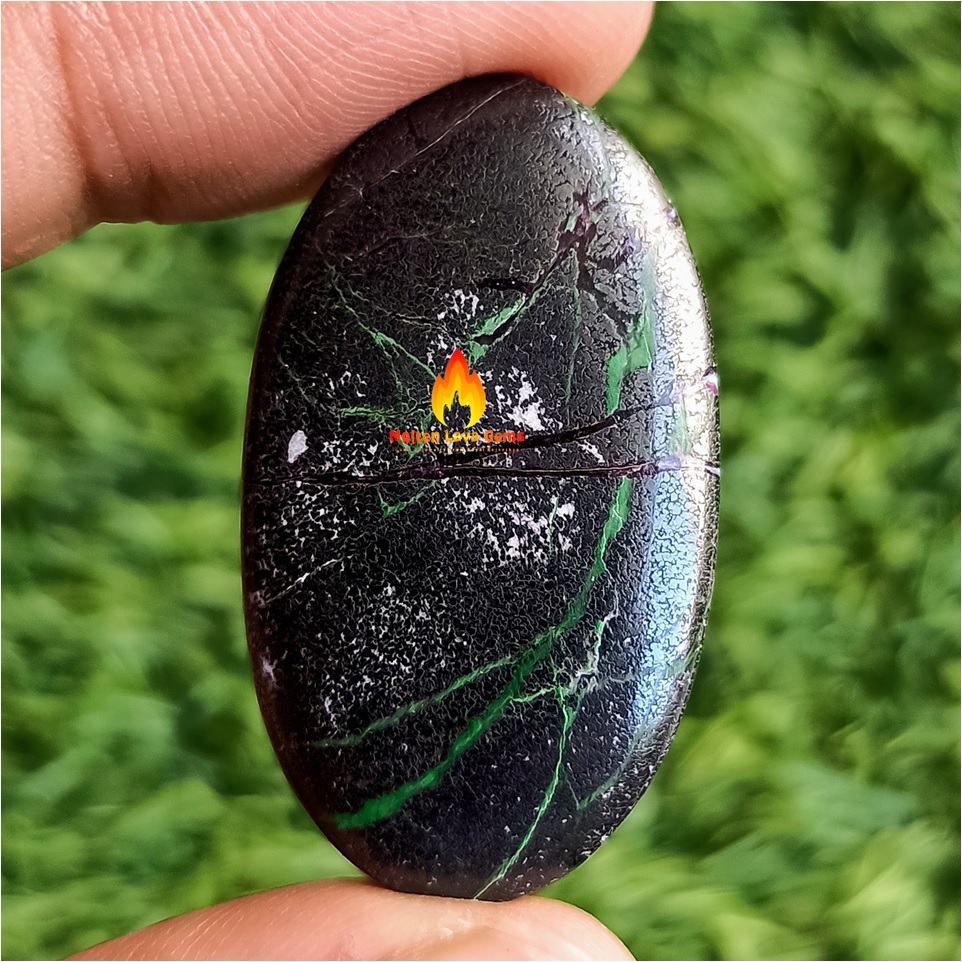 Kammereite Cabochon Grade: Top