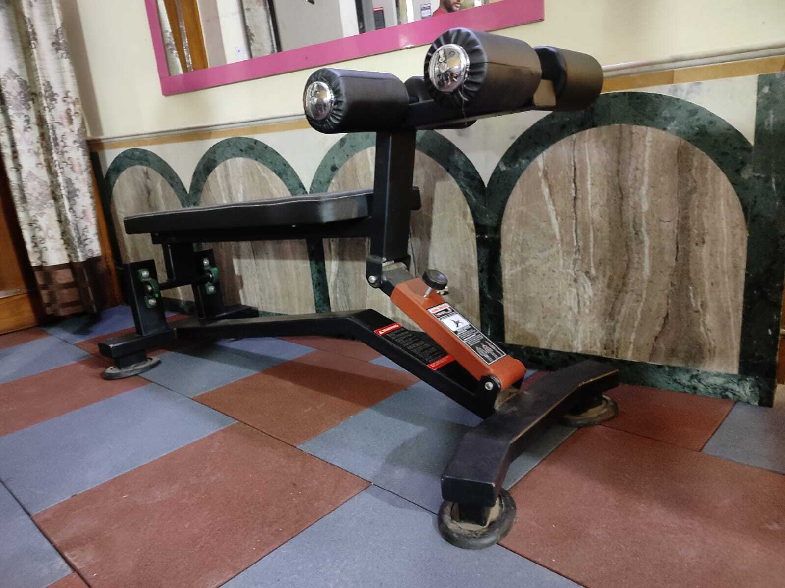 Adjustable Abdominal Bench - Rectangular 12 Gauge Steel Frame, Black Foam Seat | Commercial Grade, 1-year Warranty, Advanced Double Effect Welding Technology, Adjustable For Muscle Gain