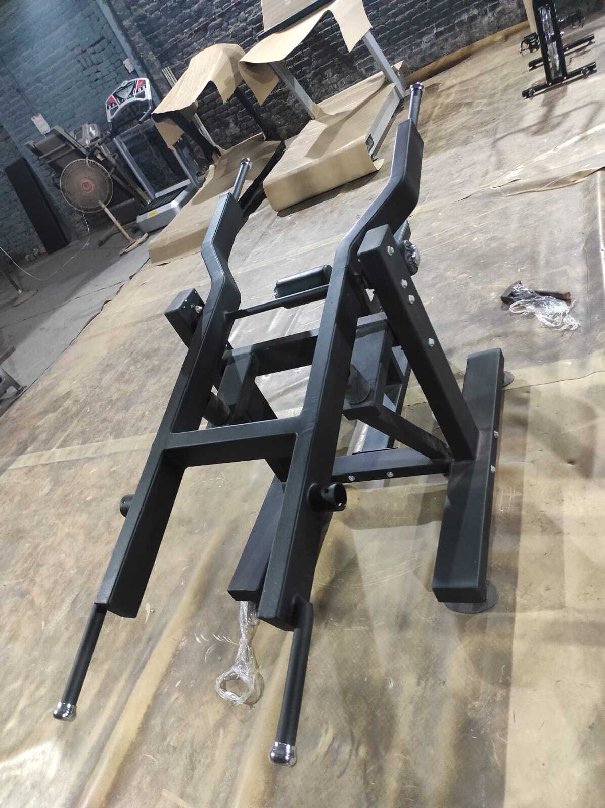 Triceps Hammer Machine - Soft Foam Seat, Plate Loaded Design | Adjustable For Comfortable Upper-body Workouts, Advanced Double Effect Welding Technology For Stability