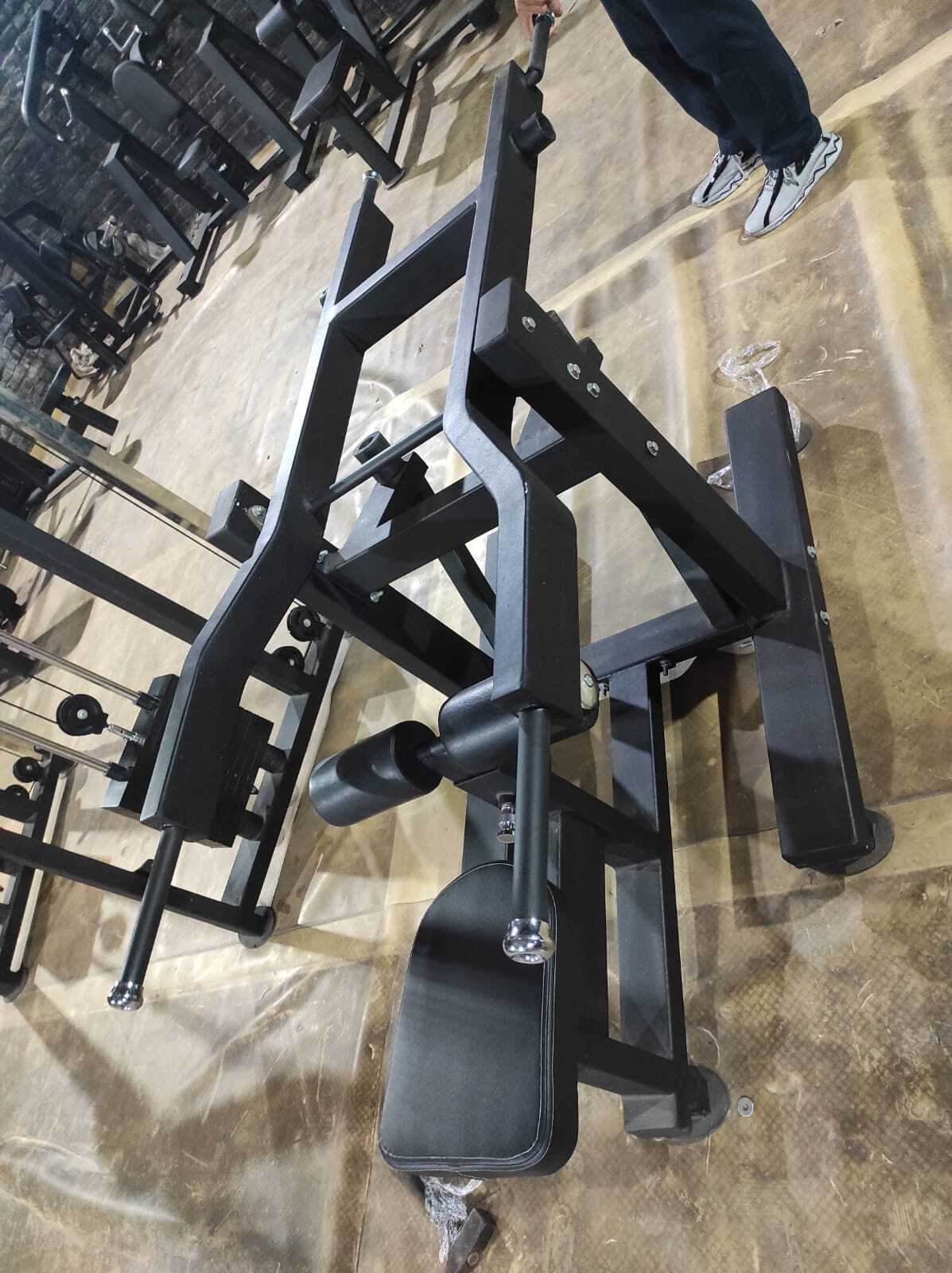 Triceps Hammer Machine - Soft Foam Seat, Plate Loaded Design | Adjustable For Comfortable Upper-body Workouts, Advanced Double Effect Welding Technology For Stability