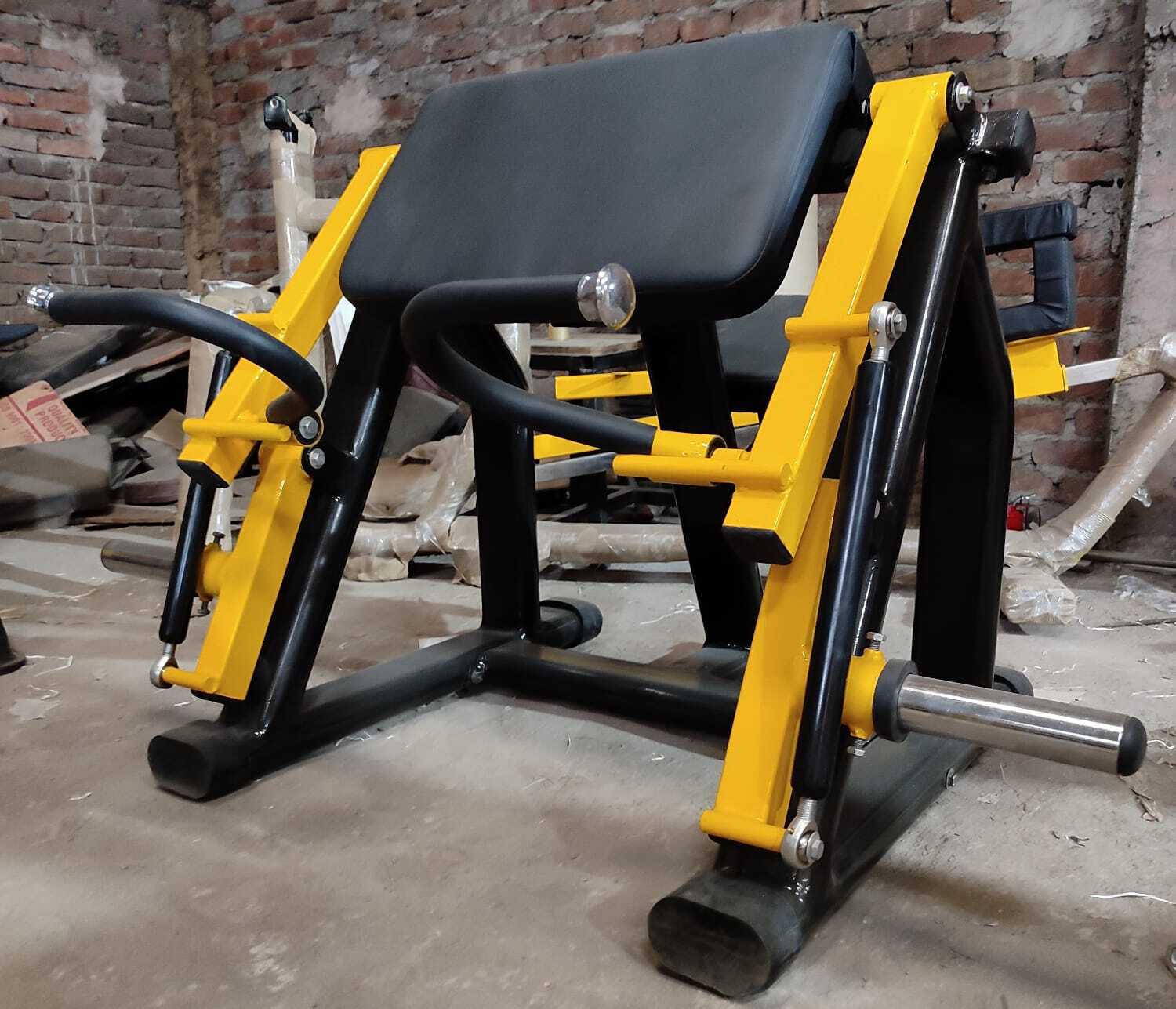 Plate Loaded Biceps Curl Machine Application: Tone Up Muscle