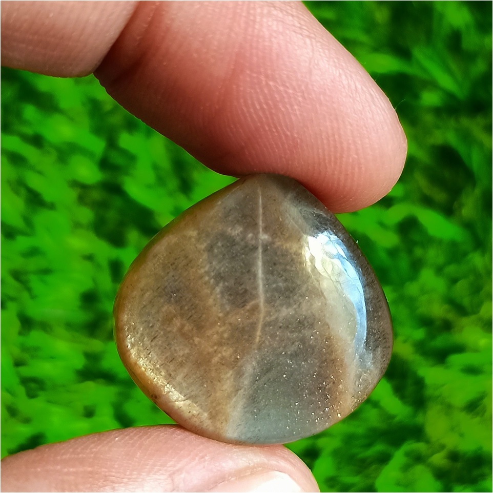 Gray Moonstone Cabochons Grade: Top