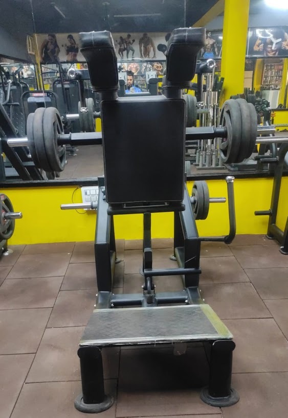 Gym Super Squat Machine Application: Endurance