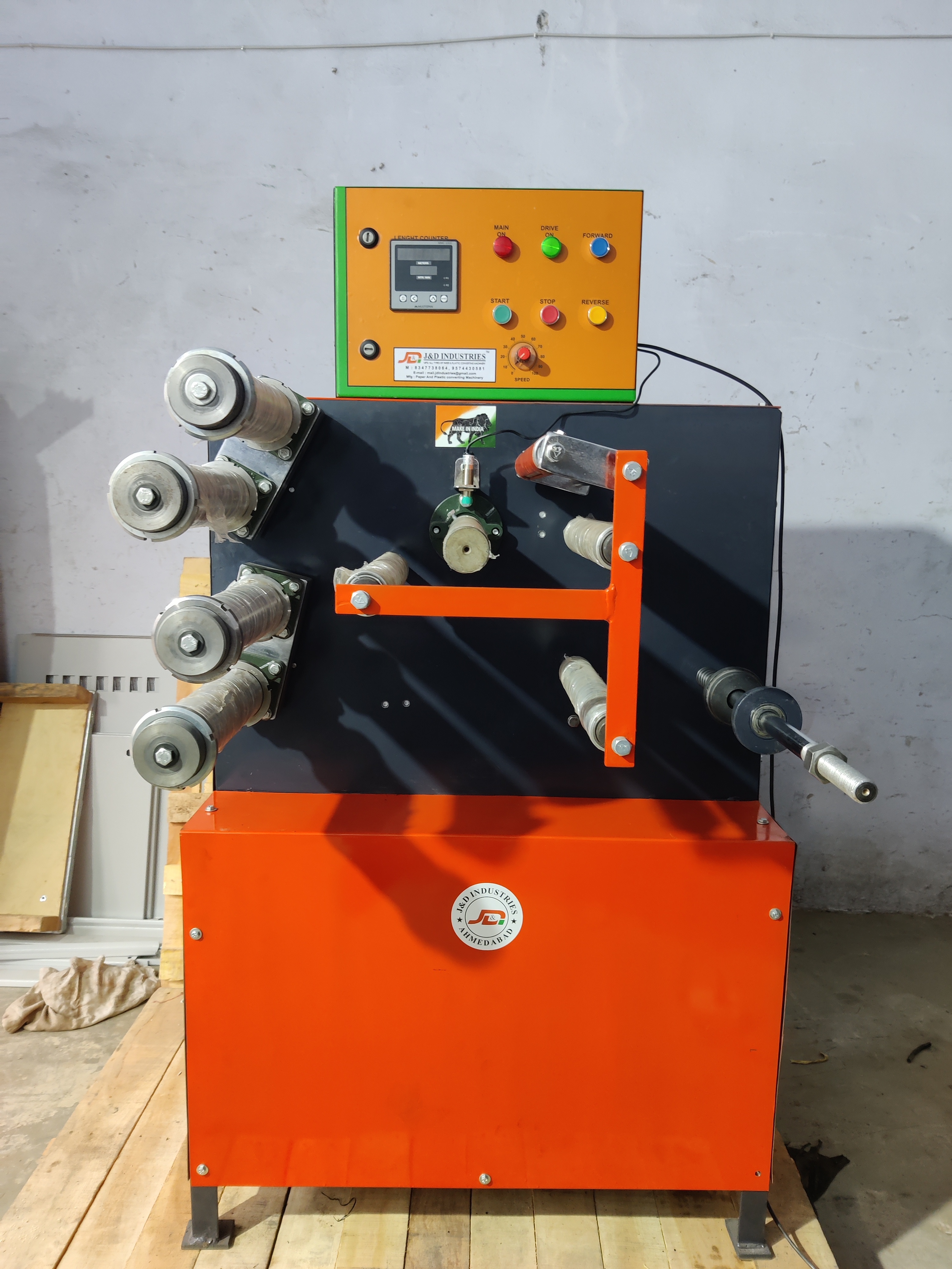 Semi Automatic Bopp Tape Slitting Machine
