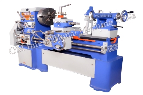 Center Lathe Machine - Cast Iron, 4.5-8.5 Feet Bed Length, 2-4.6/8 Inches Spindle Bore | High Performance, Eco Friendly, Automatic, 1 Year Warranty