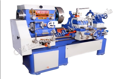 Center Lathe Machine - Cast Iron, 4.5-8.5 Feet Bed Length, 2-4.6/8 Inches Spindle Bore | High Performance, Eco Friendly, Automatic, 1 Year Warranty
