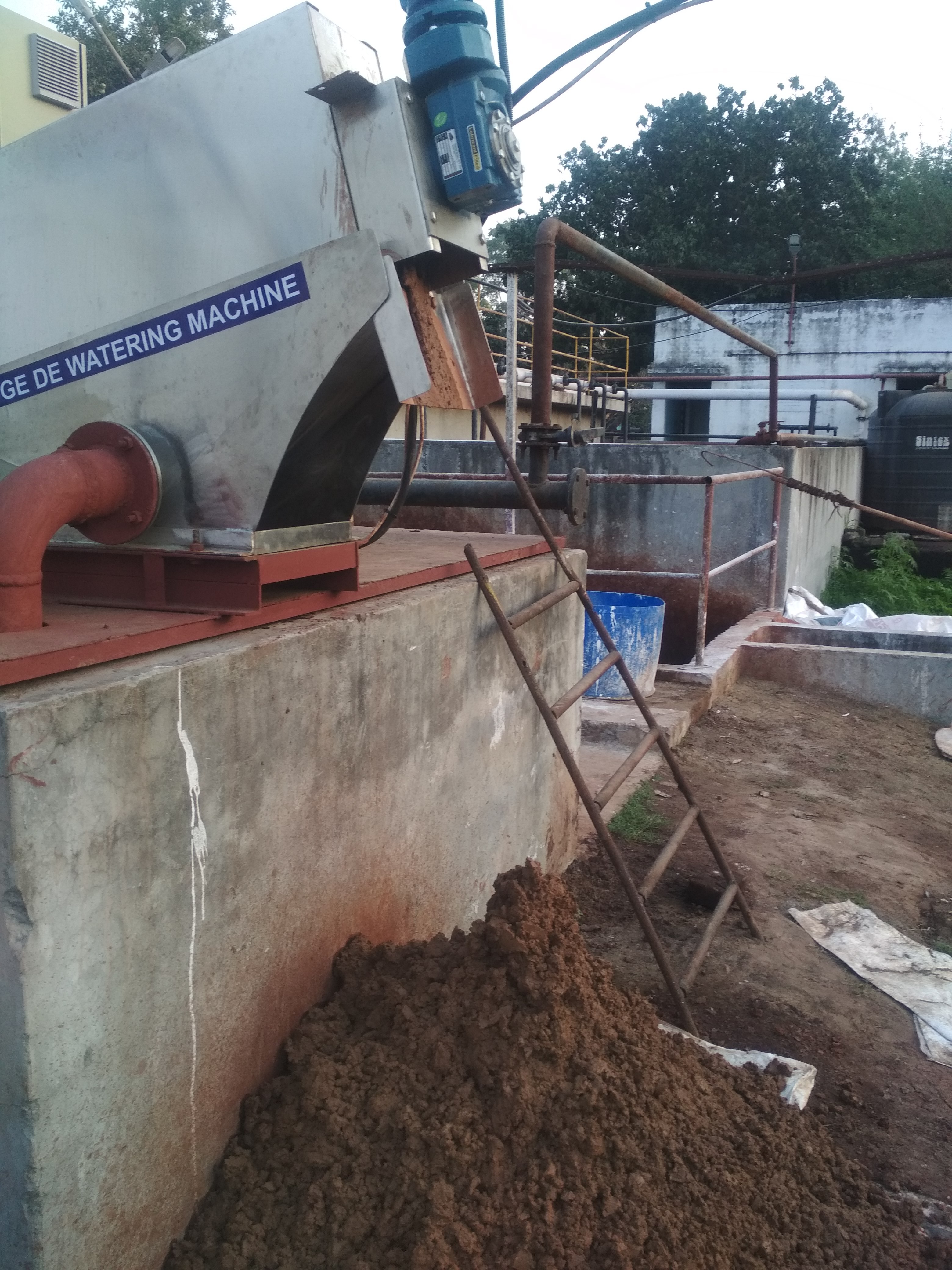 Sludge Dewatering Machine - Mild Steel, Fully Automatic, Low Power Consumption | 15-25% Oily Sludge Consistency