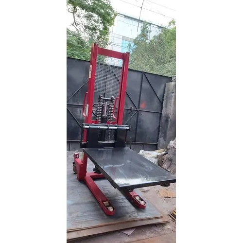 प्लेटफॉर्म लिफ्टिंग क्षमता के साथ हाइड्रोलिक स्टेकर: 1 टन