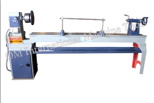 सेमी ऑटोमैटिक ओम ब्रांड - वुड वर्किंग लेथ मशीन