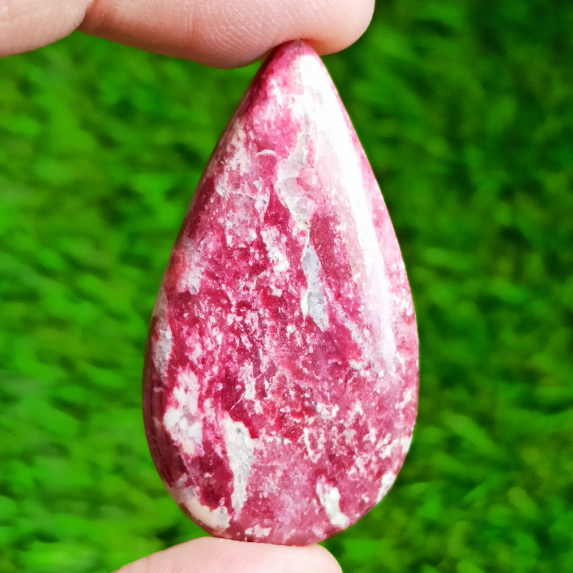 Thulite Cabochon Grade: Top