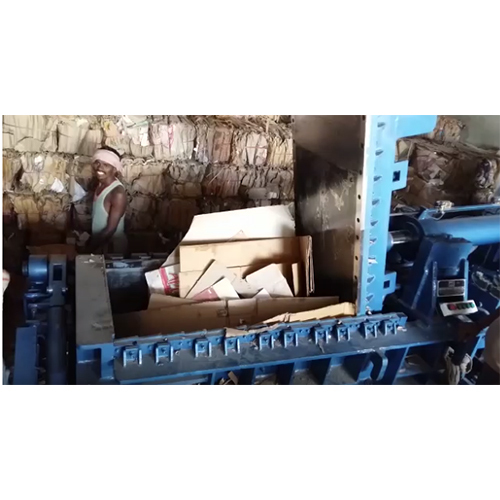 ब्लू एंड ब्लैक हाइड्रोलिक स्क्रैप बेलिंग प्रेस