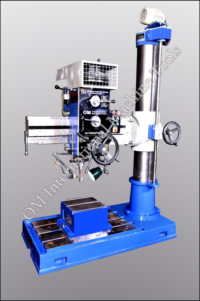 Semi-automatic Radial Drill Machine - 1600 Kg , Blue Color | Electric Power Source, 1 Year Warranty, Ideal For All Industrial Applications
