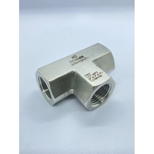 सिल्वर फीमेल टी