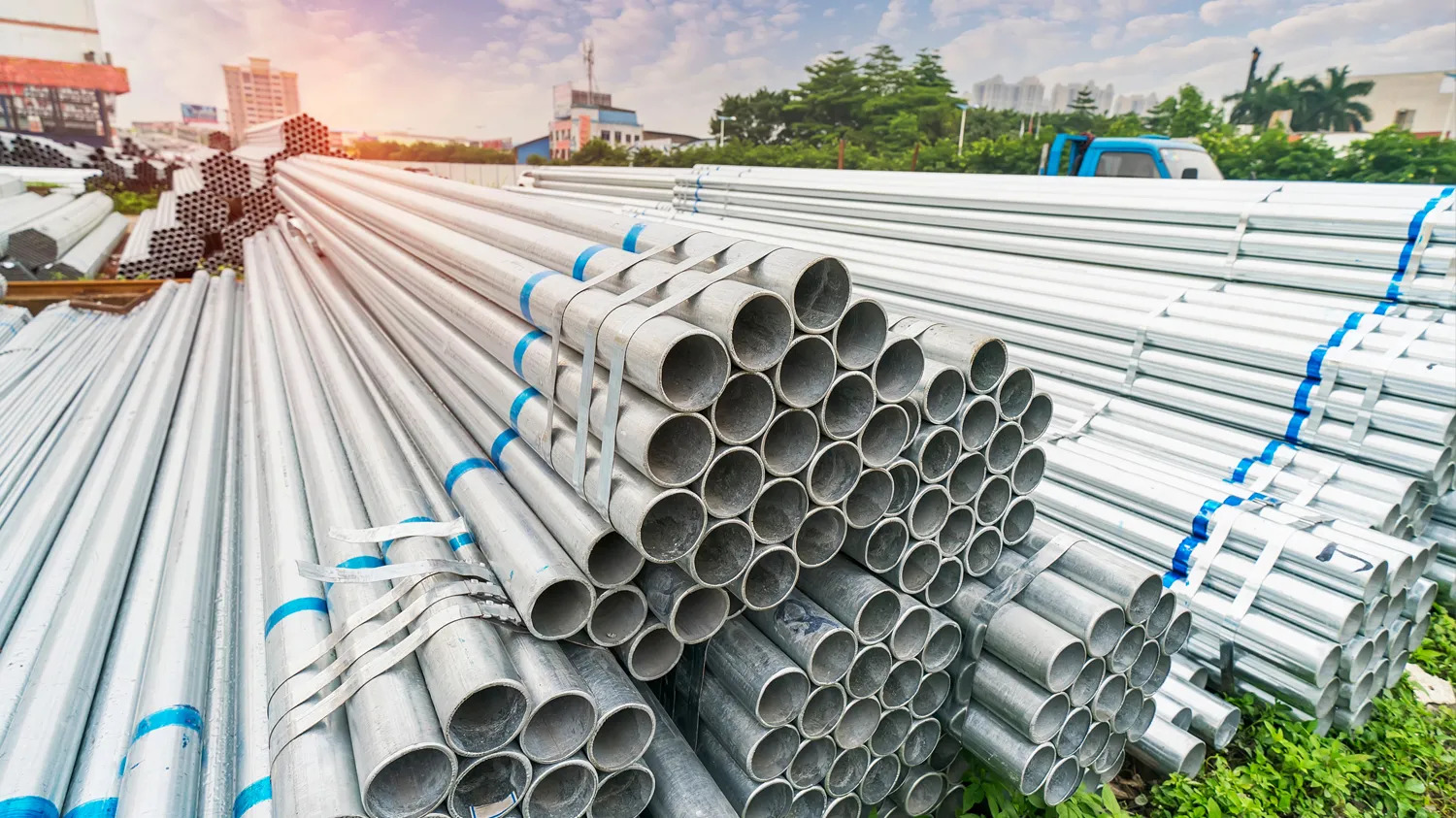 316 Ss Welded Pipe - Grade 316/316l, Customized Shape, Thickness 0.1-100 Mm, Grey Color, Applications: Door & Window | Astm Stainless Steel Pipes
