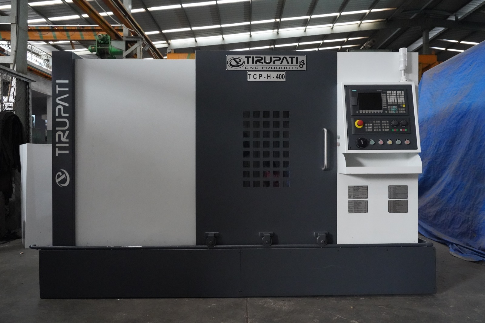 Cnc Lathe Machine Tcp-h-400l-750mm - Color: White