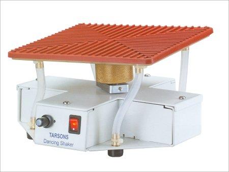 नृत्य करने वाला शेकर