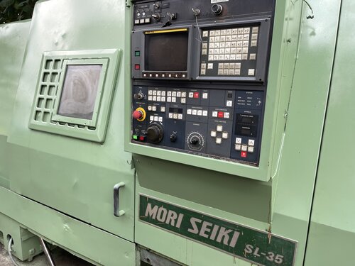 मोरी सेकी SL35/700 CNC लेथ