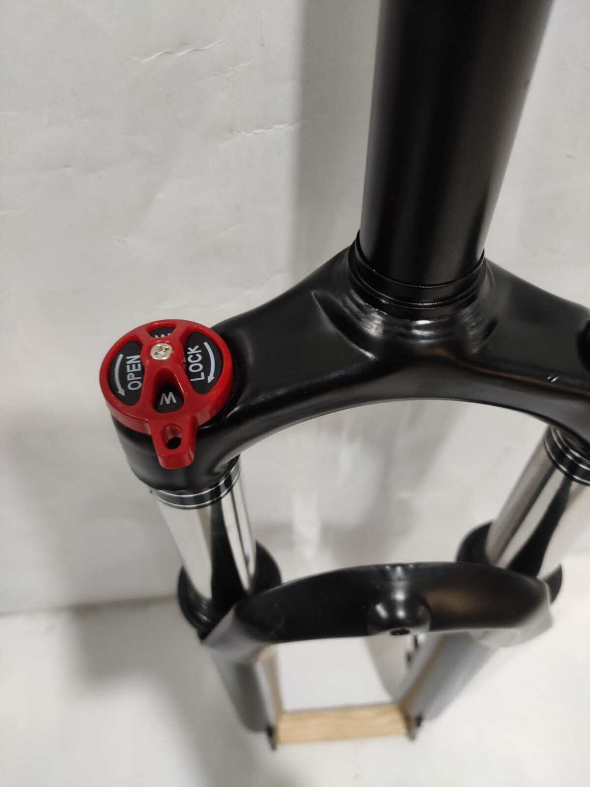 Bicycle Fork Suspension 27.5" Lockout - Finish: Polished