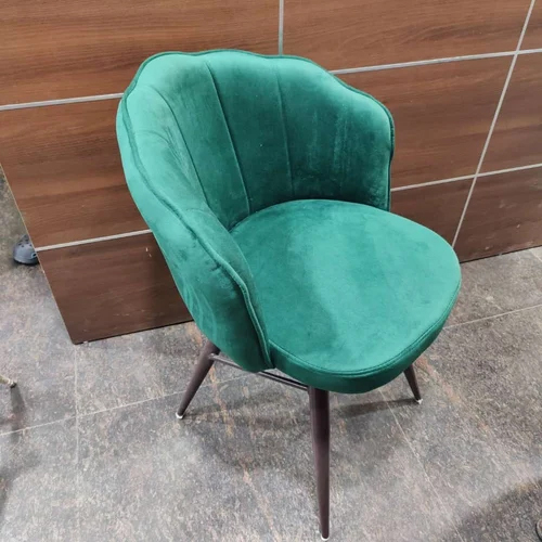 कैफेटेरिया चेयर असेंबली की आवश्यकता नहीं है