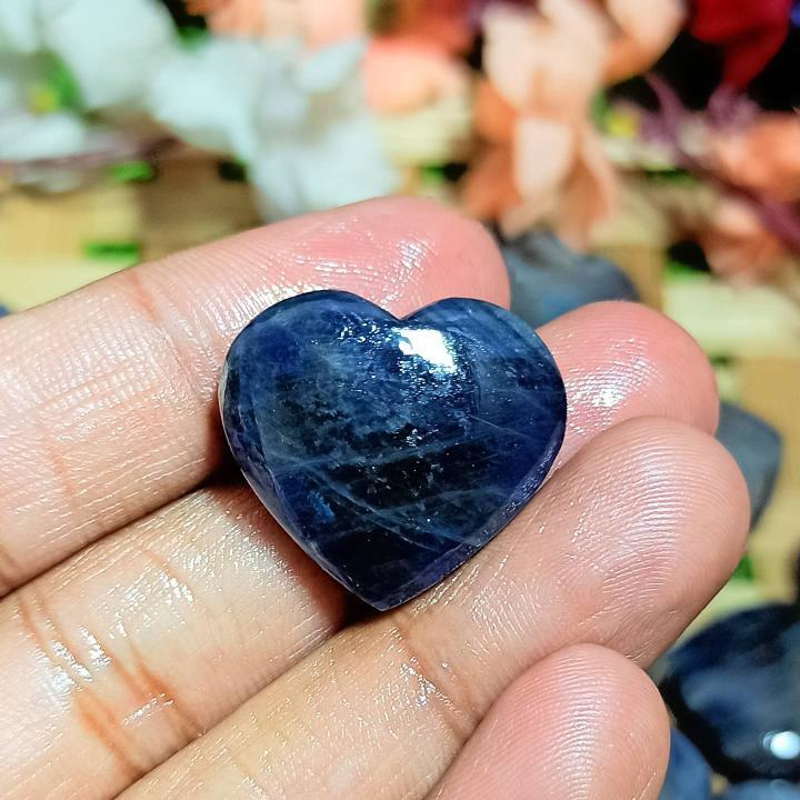 Easy To Clean Blue Sapphire Hearts For Home Decoration