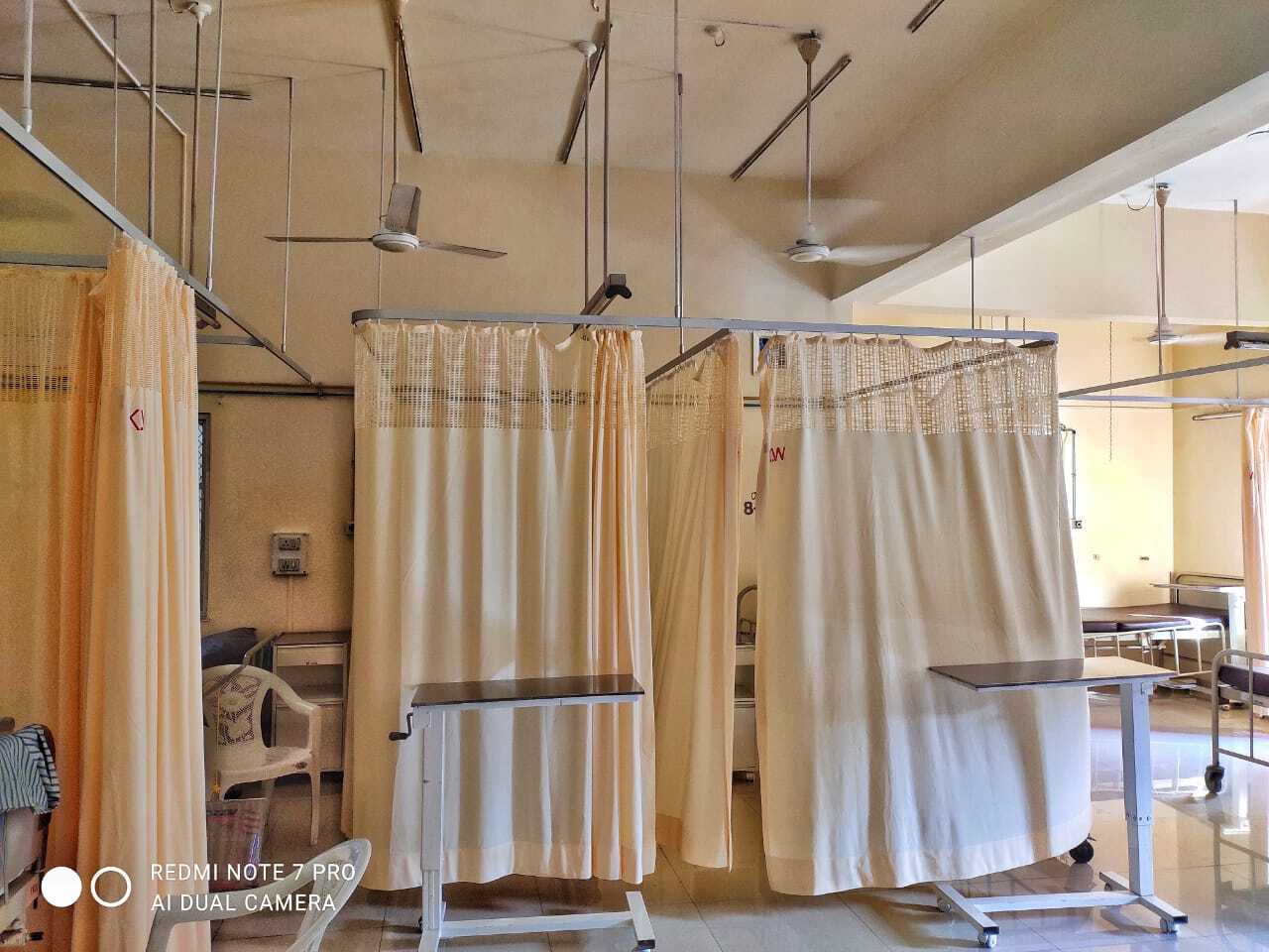 White Hospital Cubicle Track Partition System