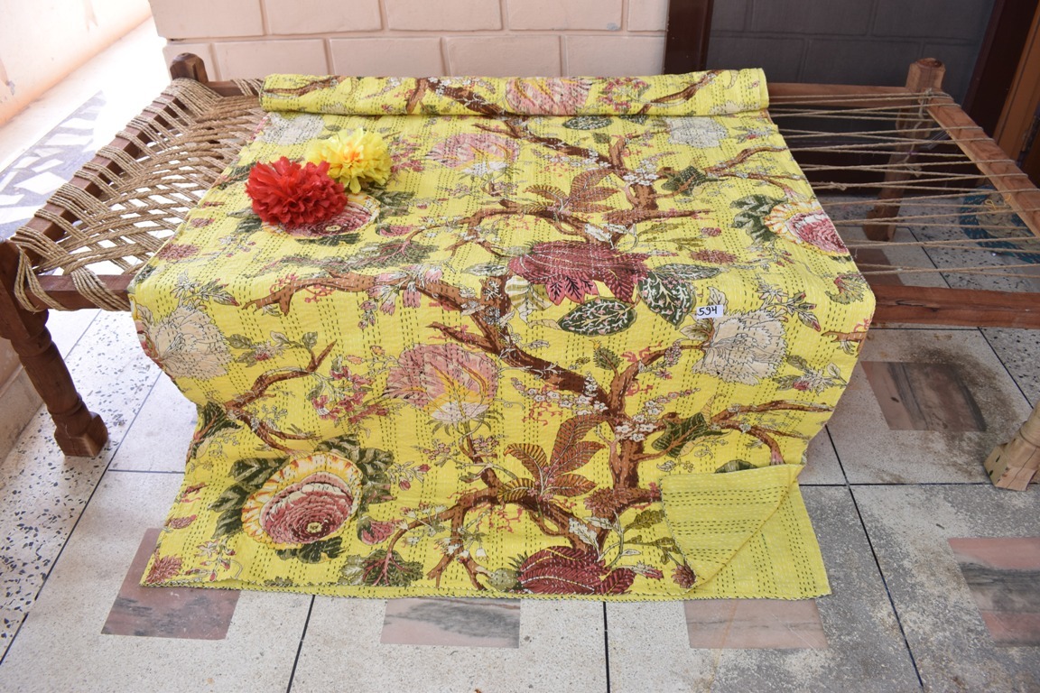 Printed Kantha Quilt - 100% Cotton, Full Size | Knitted Texture, 4 Thread Count, Versatile Bedding Use