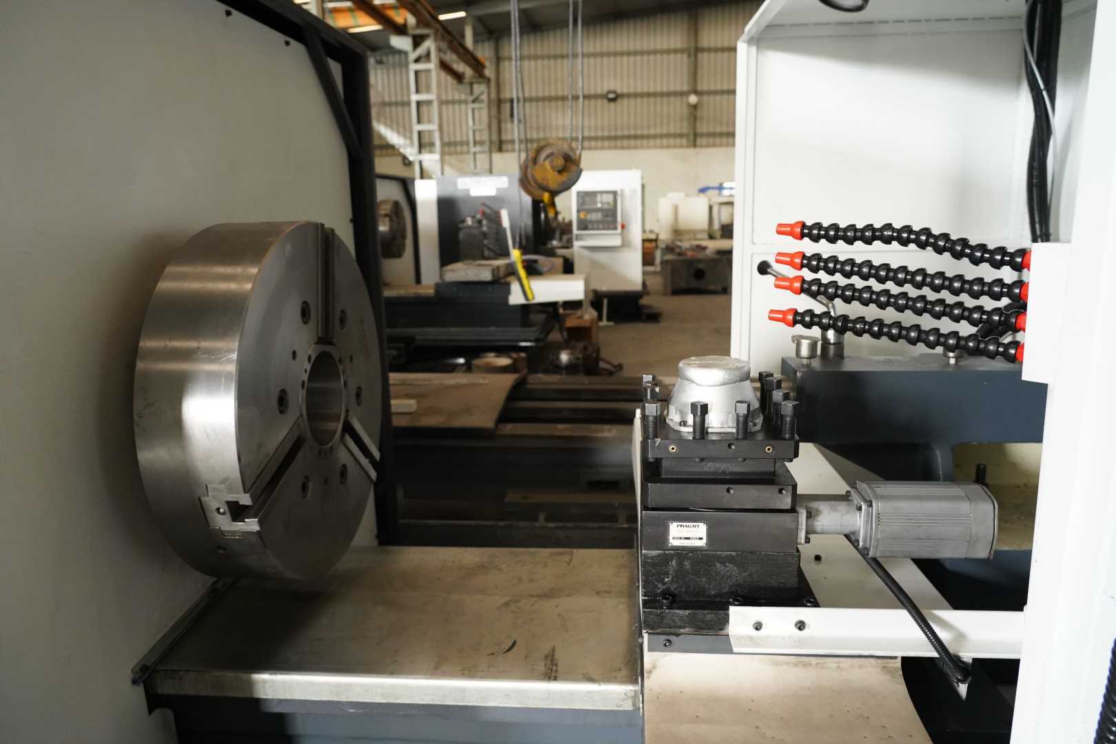 Cnc Lathe Machine - Tcp H-400l-1500 - Color: White