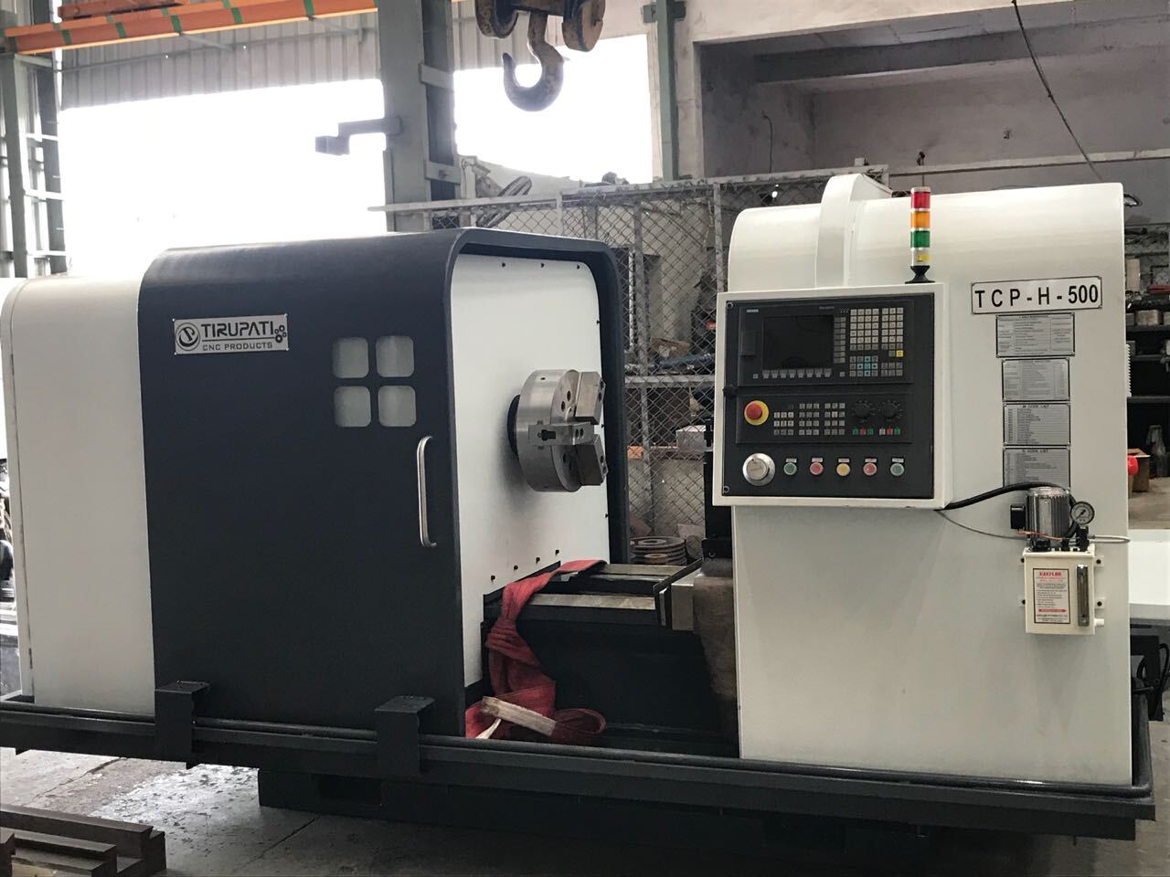 Cnc Lathe Machine - Tcp H-500l-2000 - Color: Gray