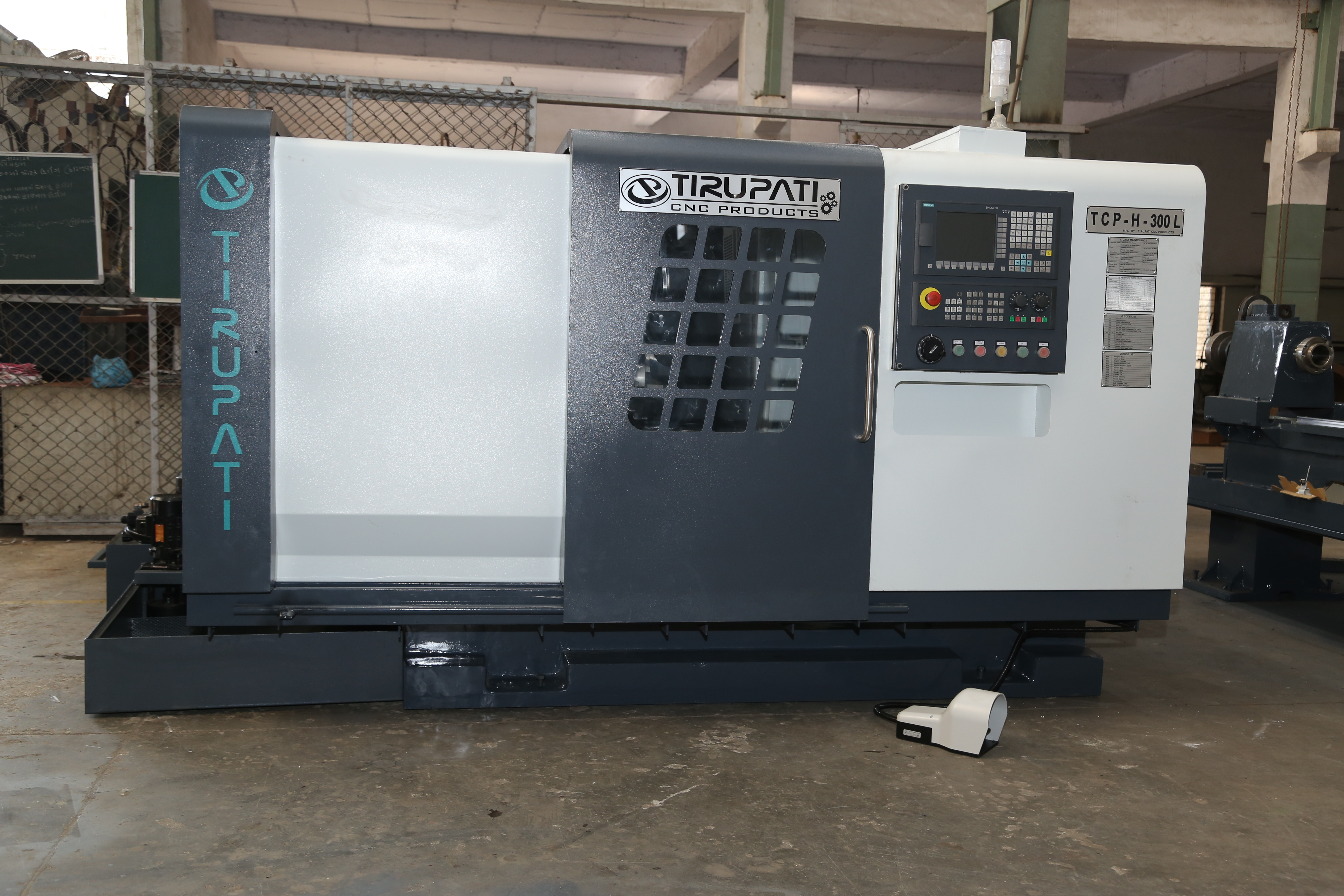 Heavy Duty Cnc Lathe Machine - Tcp H-300l-2500 Industrial