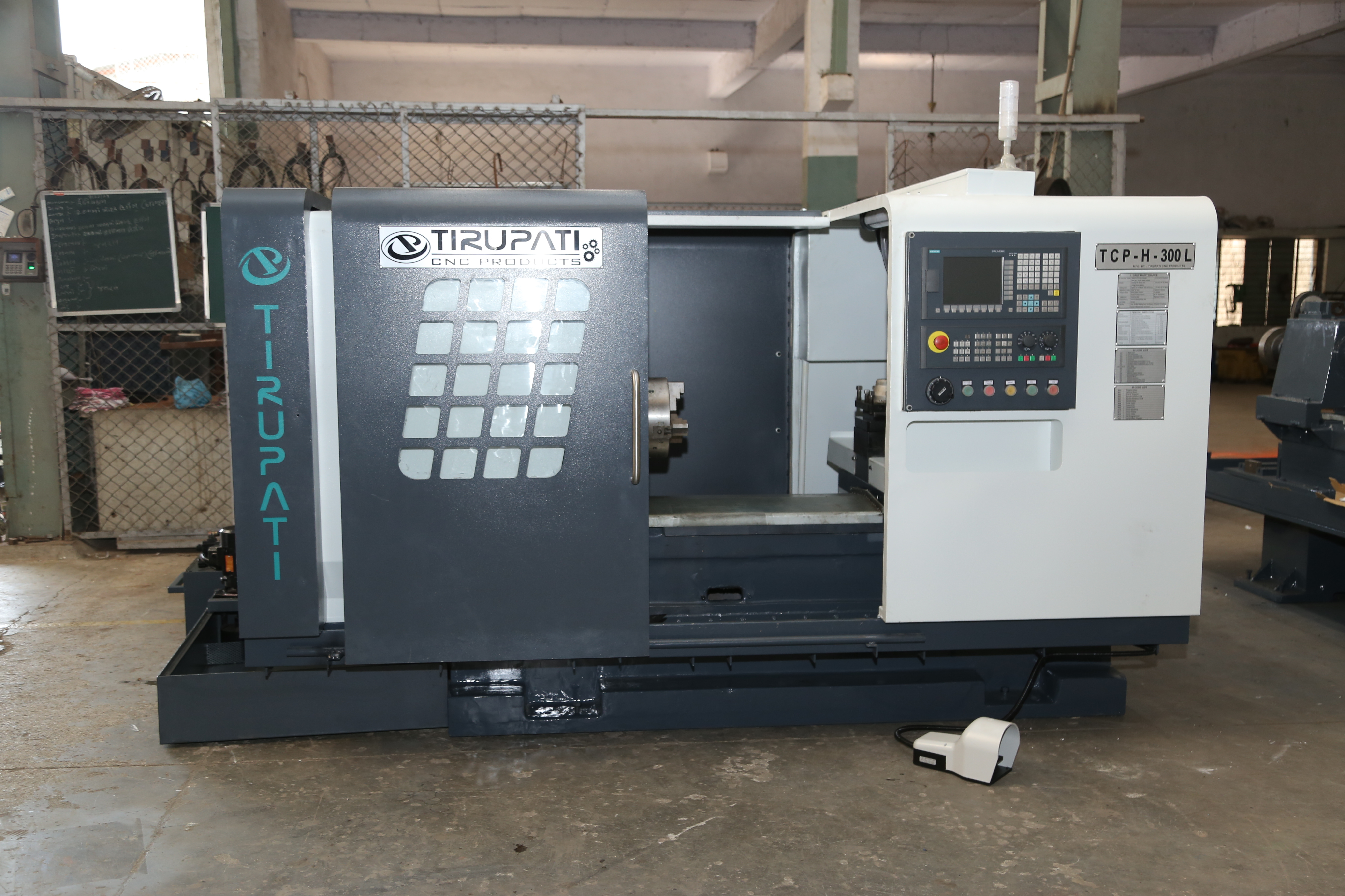 Heavy Duty Cnc Lathe Machine - Tcp H-300l-2500 Industrial