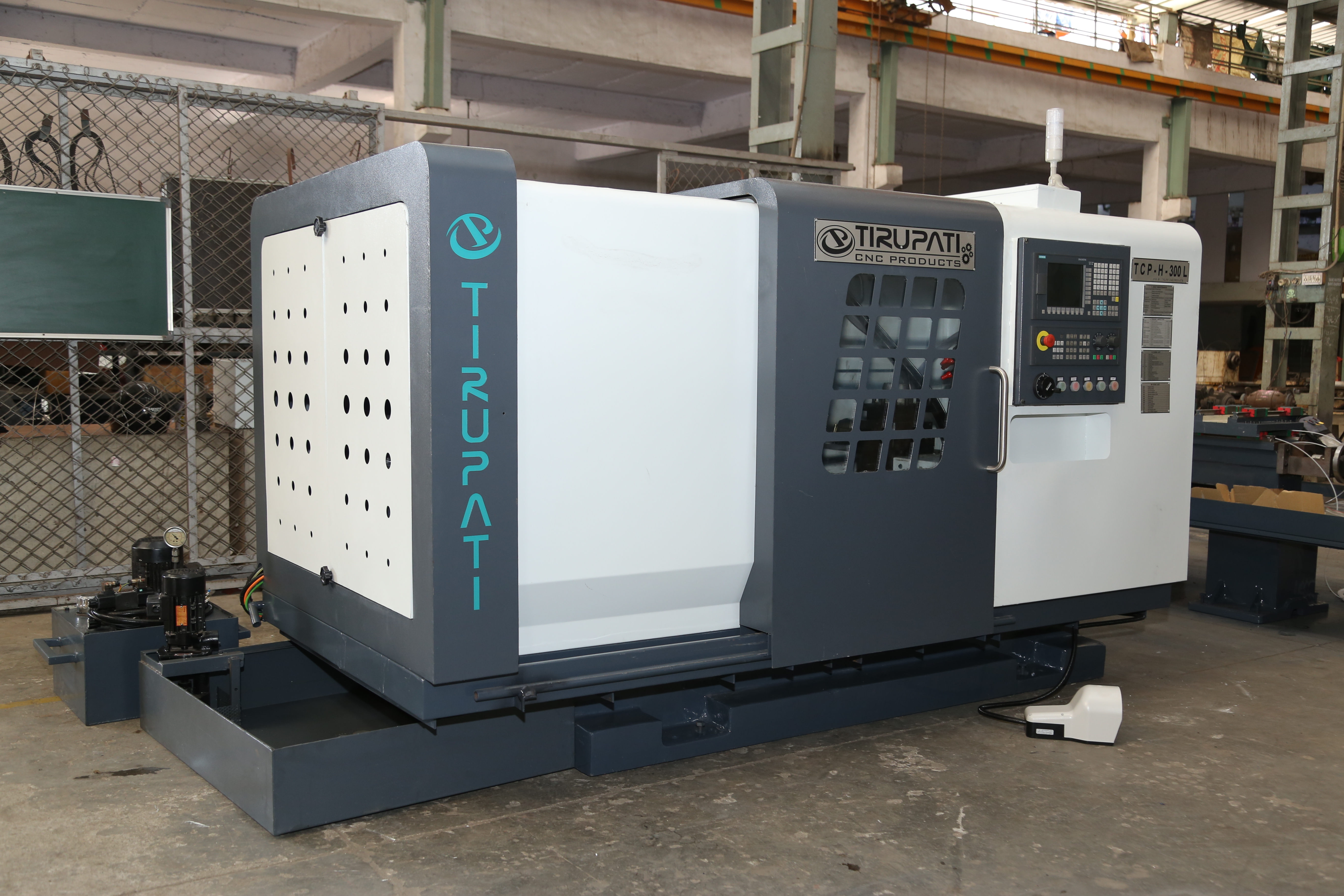 Gray Heavy Duty Cnc Lathe Machine - Tcp H-300l-2000
