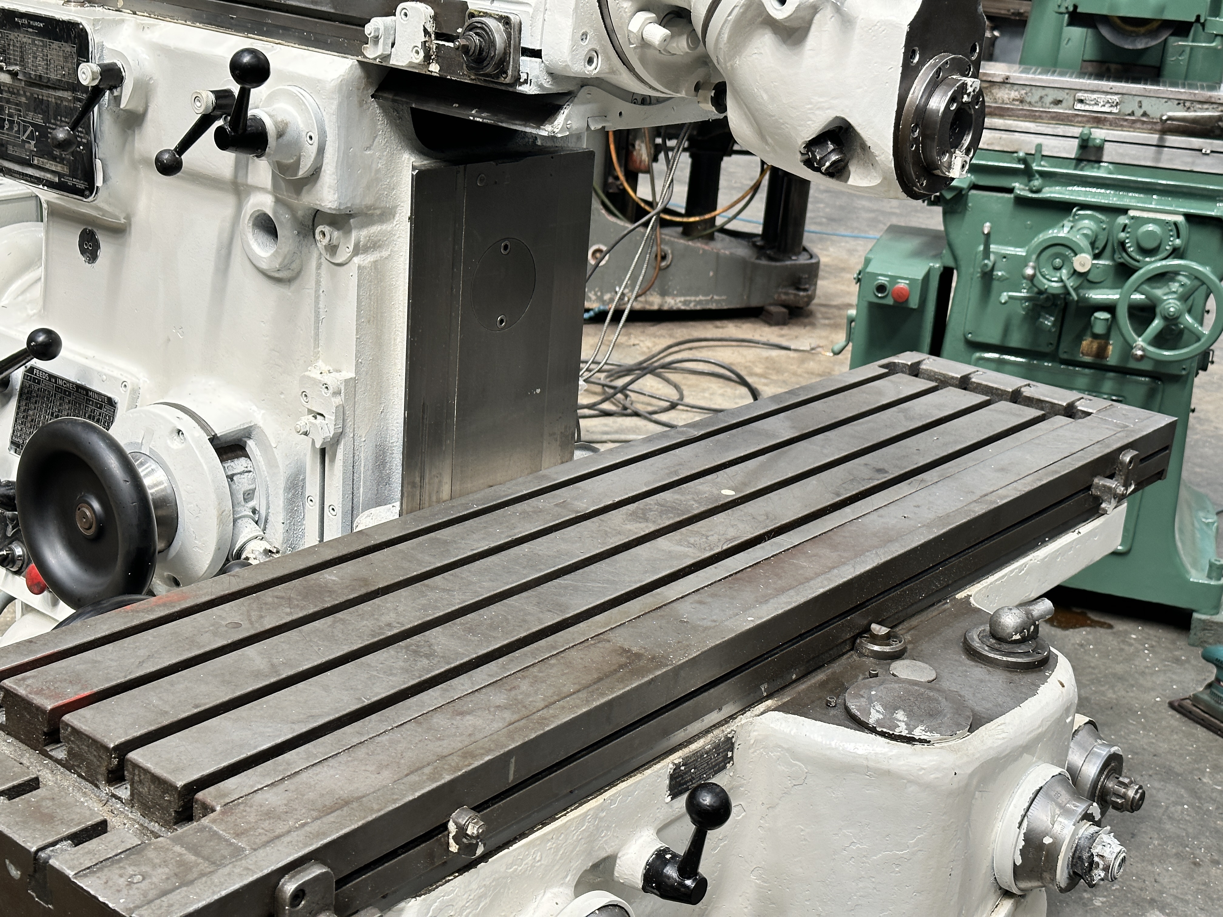 Huron Ku5 Universal Milling