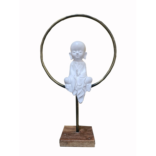 व्हाइट डेकोरेटिव लिटिल मॉन्क