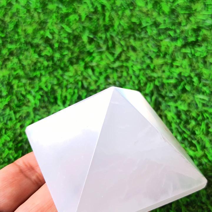 Celenite Pyramids Grade: Top