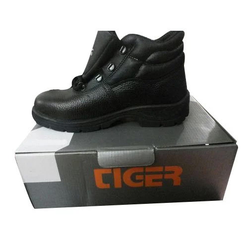 ब्लैक टाइगर हाई एंकल शूज़