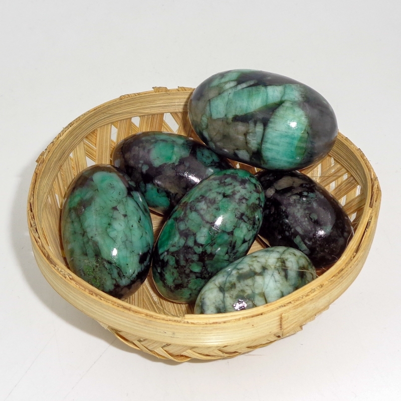 Emerald Shiv Lingam Grade: Top