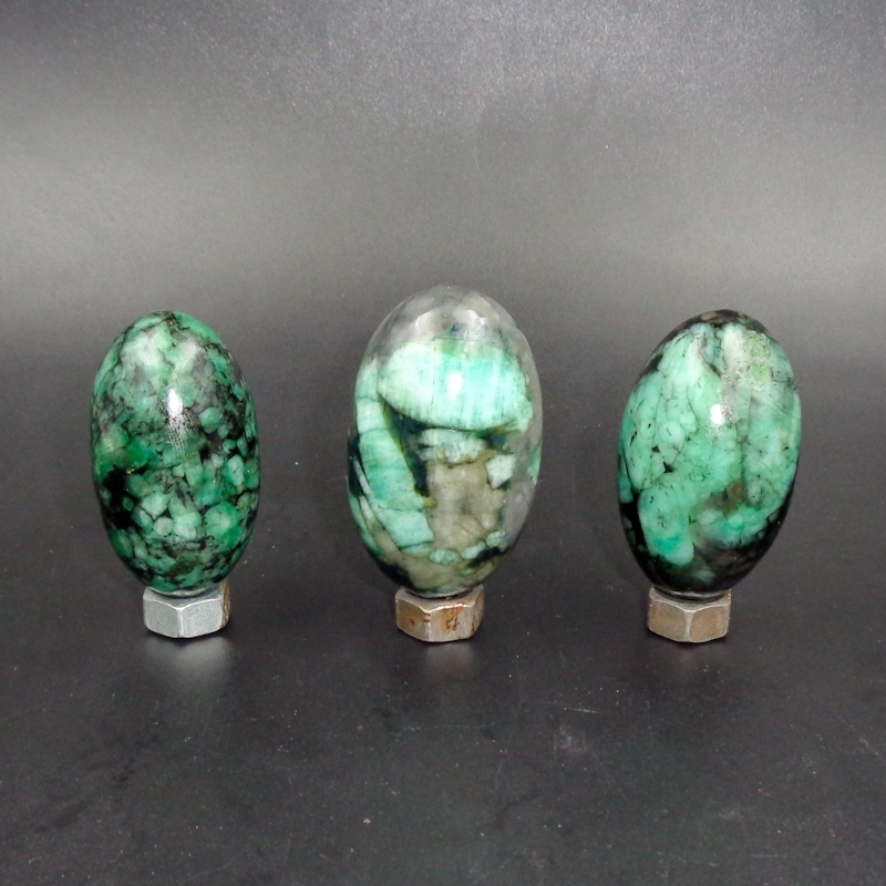 Emerald Shiv Lingam Grade: Top