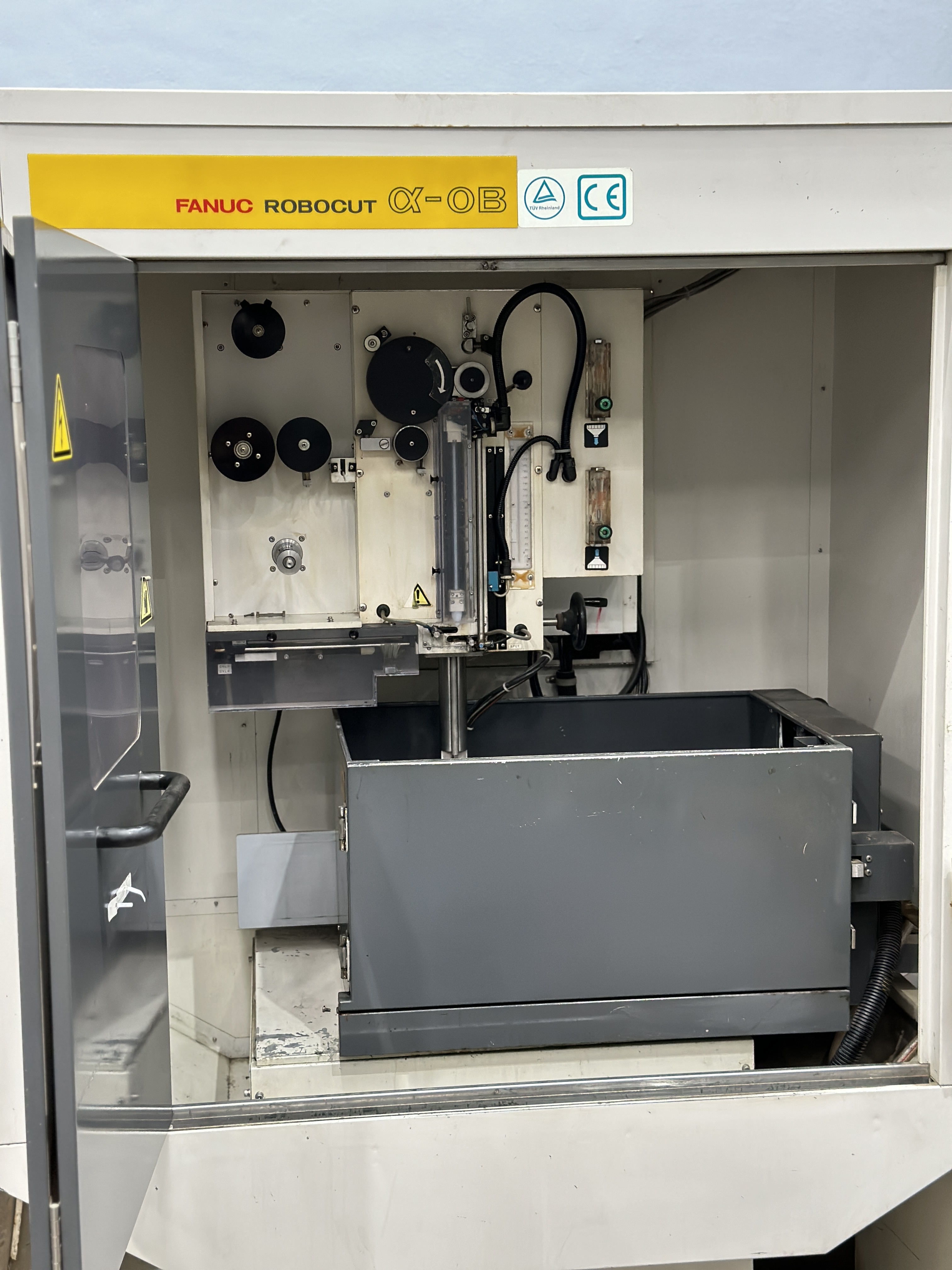 Fanuc Robocut Alpha-0b Wire Edm