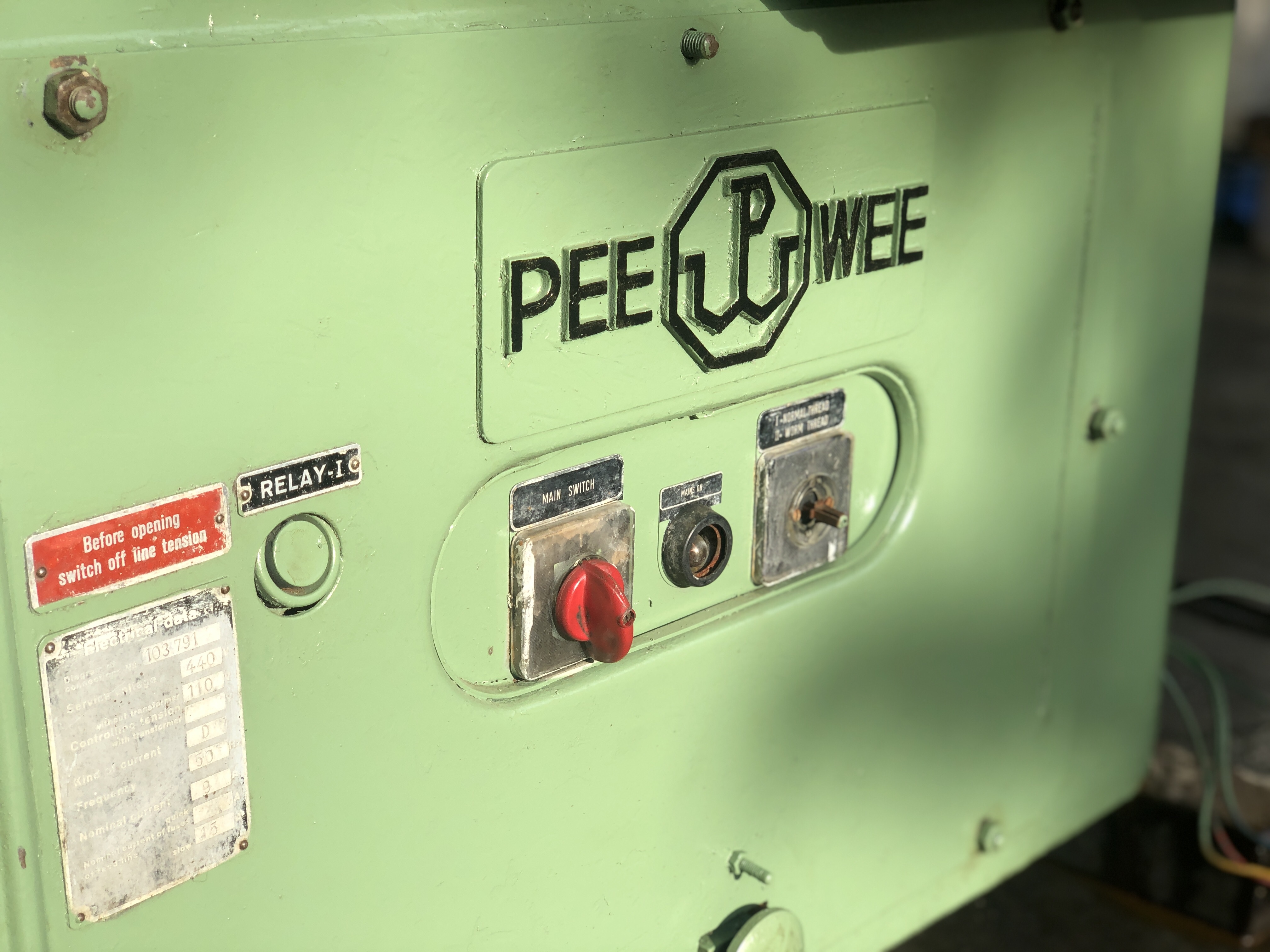 Pee Wee Thread Roller